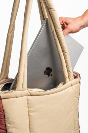 Sheltersuit - Tote of Hope - Oksana