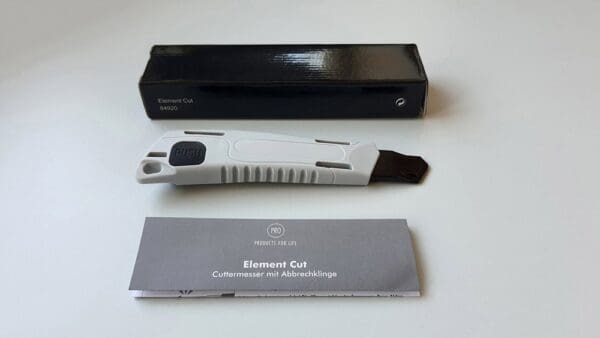 Element Cut grau