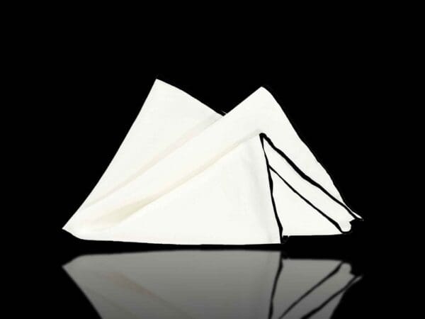 Einstecktuch aus Seide reinweiß handrolliert 30 x 30 cm - Weiß Schwarz