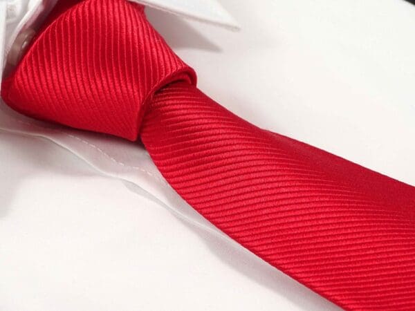 Krawatte für Herren aus 100% Seide - handgefertigt in Italien - 150 x 7 cm - rot