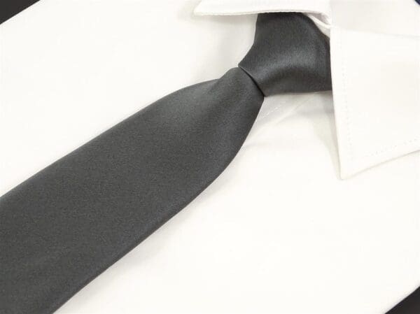 Krawatte mit Gummizug - Sicherheitskrawatte - Bereits gebundene Krawatten im Satin Finish - 51 x 7 cm - anthrazit
