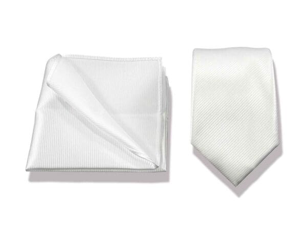 Krawatten Set für Herren aus Mikrofaser - Krawatte Einstecktuch Set Elegant und Schmal - Handgefertigt in Italien - 150 x 7 cm - weiss