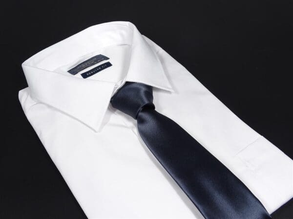 Krawattenset für Herren - Krawatte und Einstecktuch aus Satin Mikrofaser - Hangefertigt in Italien - 150 x 7 cm - anthrazit