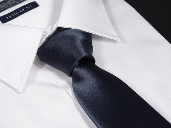 Krawattenset für Herren - Krawatte und Einstecktuch aus Satin Mikrofaser - Hangefertigt in Italien - 150 x 7 cm - anthrazit
