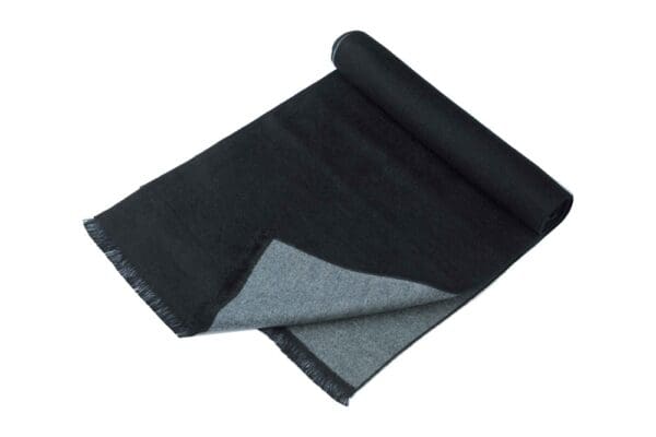 Winterschal unisex aus 100% gebrushter Seide, Seidenschal für Damen und Herren - Schal für Herbst und Winter - Größe 30 x 180 cm - Grau Schwarz