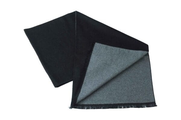 Winterschal unisex aus 100% gebrushter Seide, Seidenschal für Damen und Herren - Schal für Herbst und Winter - Größe 30 x 180 cm - Grau Schwarz