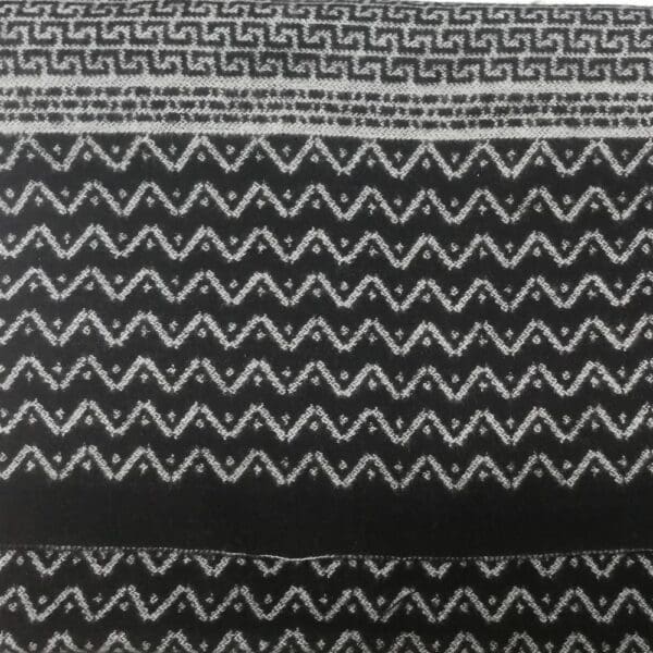 Winterschal unisex aus 100% gebrushter Seide, Seidenschal für Damen und Herren - Schal für Herbst und Winter - Größe 30 x 180 cm - Schwarz Grau