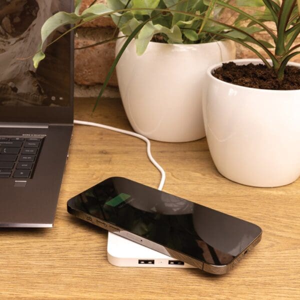 10W Wireless Charger aus RSC recycl. Kunststoff mit Dual-USB
