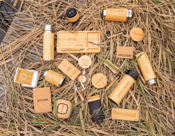 Ontario 10W Ständer aus Bambus & RCS recyceltem Kunststoff