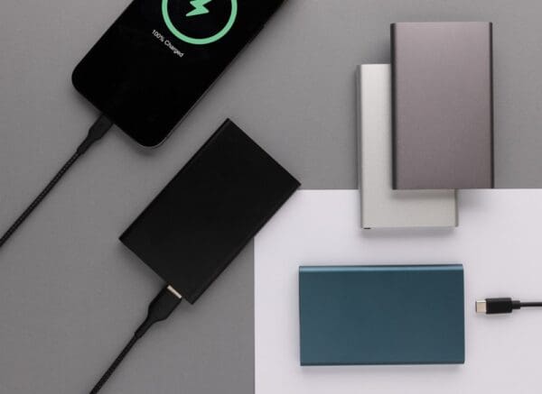 Powerbank 4.000mAh Type-C aus RCS recyeltem ABS & Aluminium