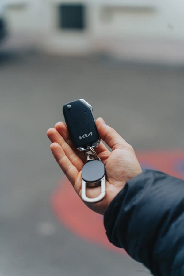 Schlüsselanhänger Keyfinder mit weltweiter Ortung und USB-C