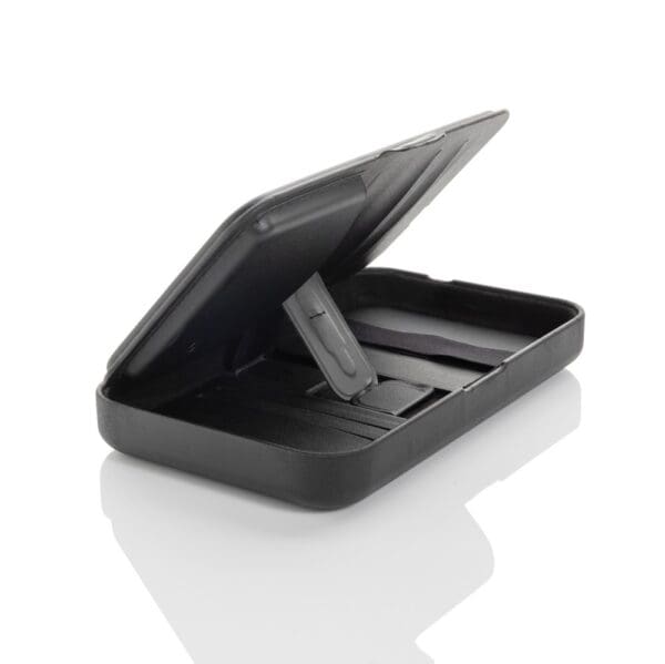 Swiss Peak Travel-Case aus RCS rec. PU mit 3-in-1-Charger