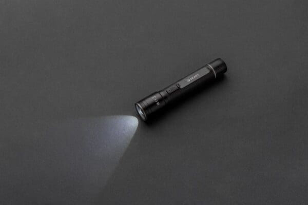 Taschenlampe Gear X aus RCS recycelt. Aluminium mit USB-Akku