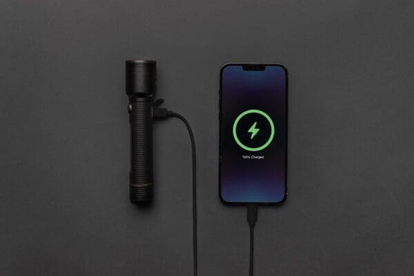Taschenlampe Große Gear X aus RCS recycelt. Alu mit USB-Akku