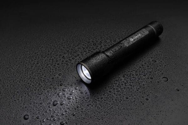 Taschenlampe Große Gear X aus RCS recycelt. Alu mit USB-Akku