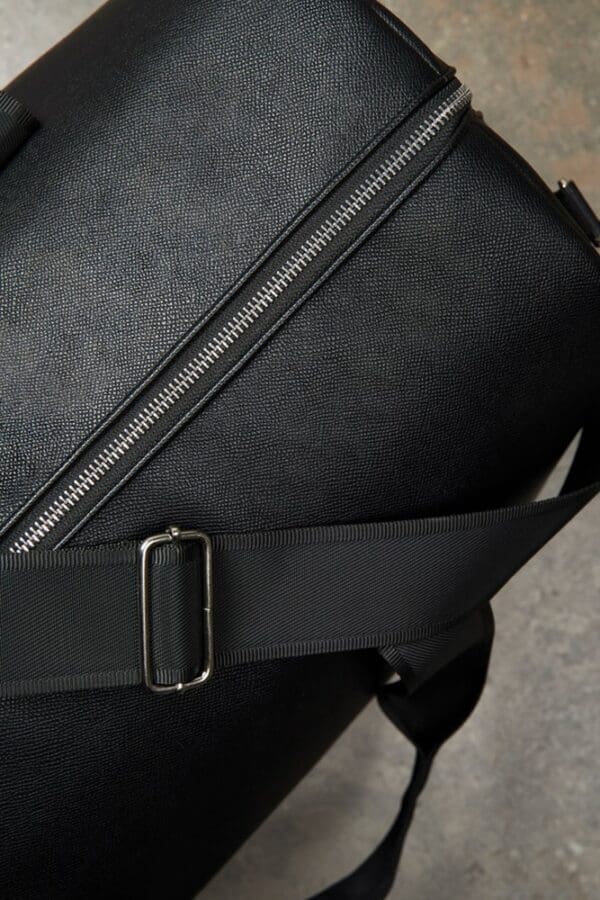 VINGA Bermond Wochenendtasche aus RCS recyceltem PU
