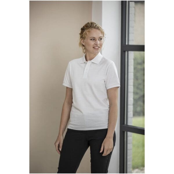 Polo Emerald Aware™ Unisex aus recyceltem Material