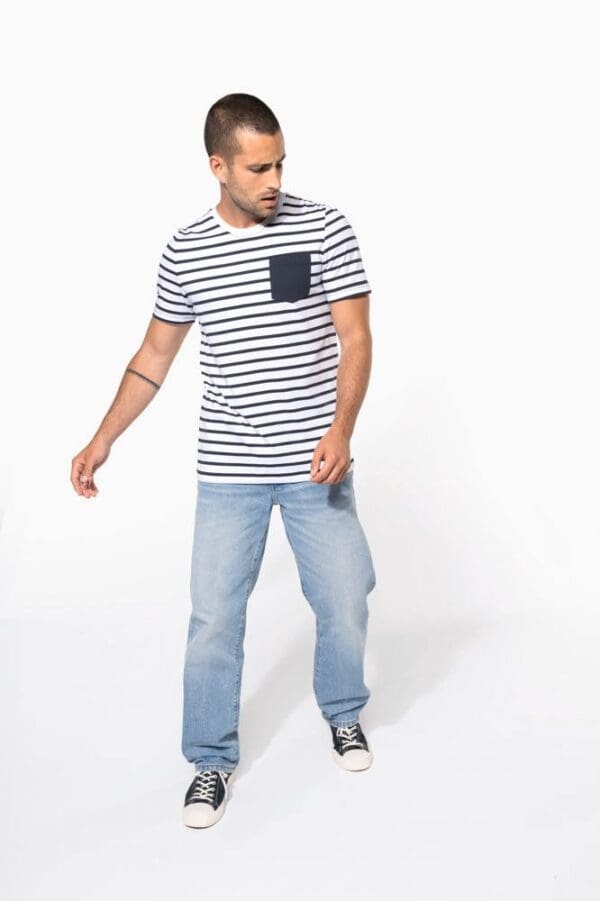 Gestreiftes Kurzarm-T-Shirt im Marine-Stil mit Tasche K378