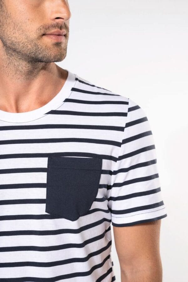Gestreiftes Kurzarm-T-Shirt im Marine-Stil mit Tasche K378