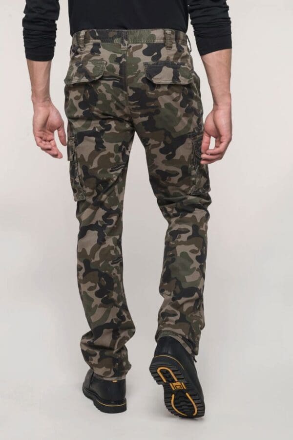 Herrenhose mit mehreren Taschen K744