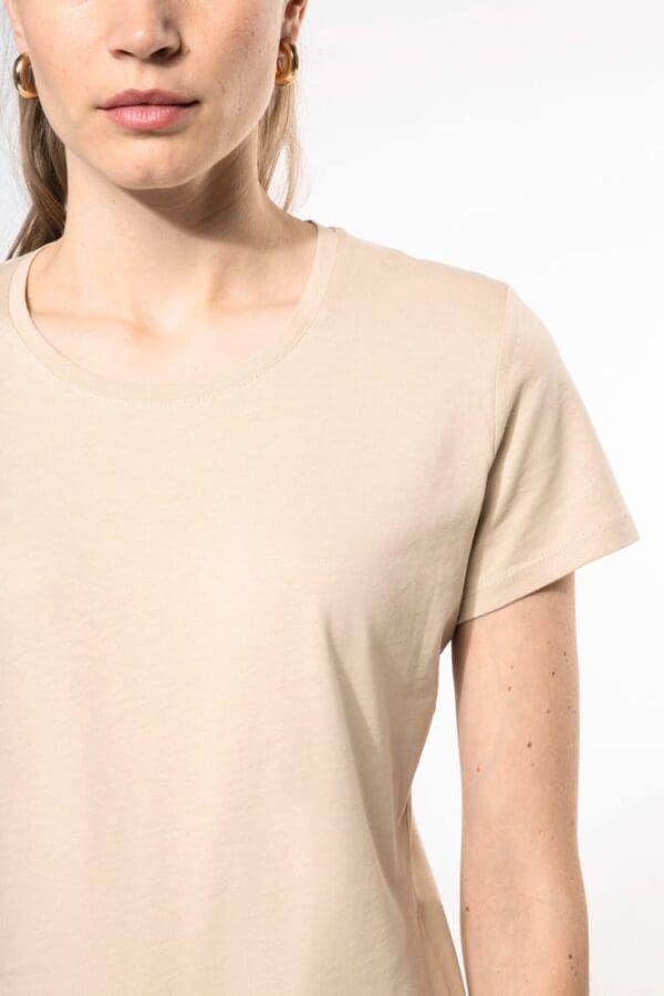 Ladies' short-sleeved crew neck T-shirt