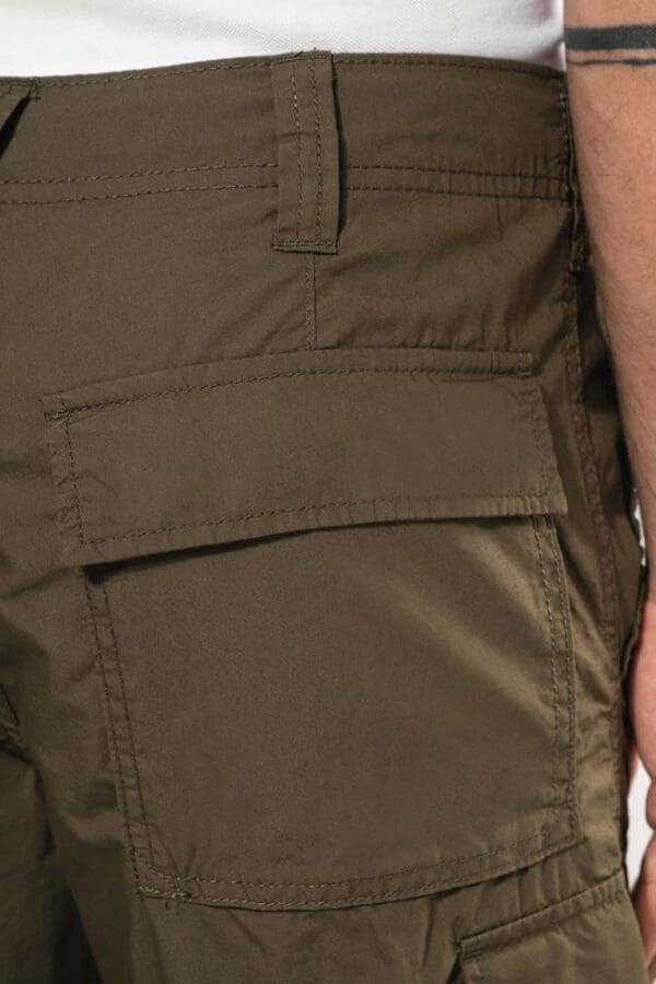 Leichte Bermuda-Shorts für Herren mit mehreren Taschen K755