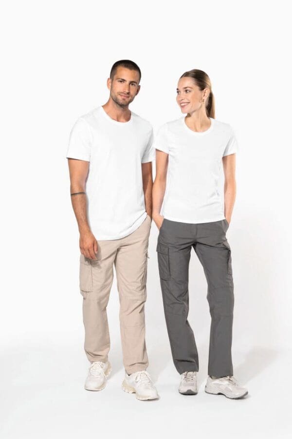 Leichte Herrenhose mit mehreren Taschen K745