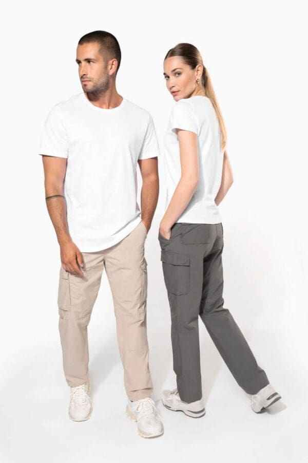 Leichte Herrenhose mit mehreren Taschen K745