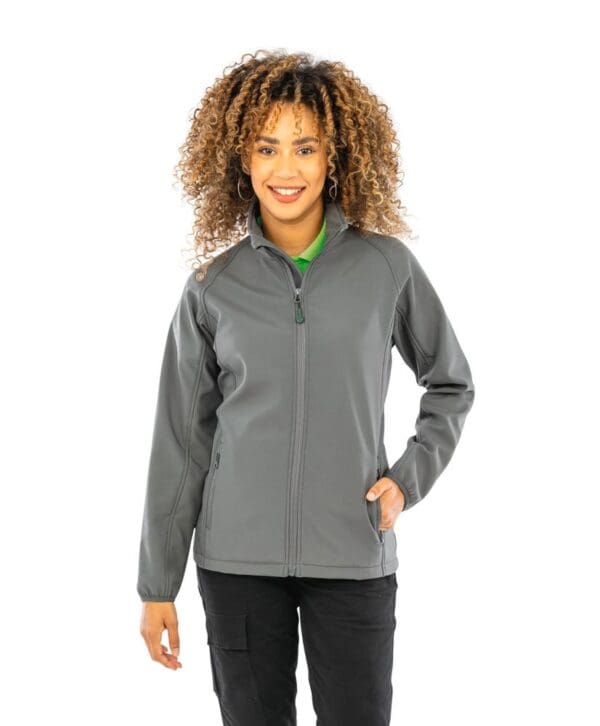 Recycelte Softshell-Damenjacke R901F