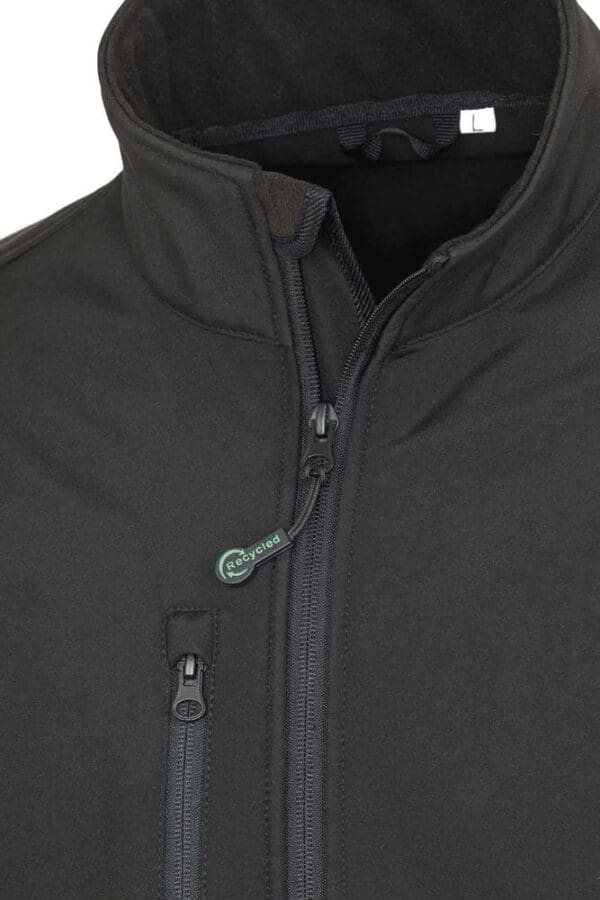 Recycelte Softshell-Jacke R900M