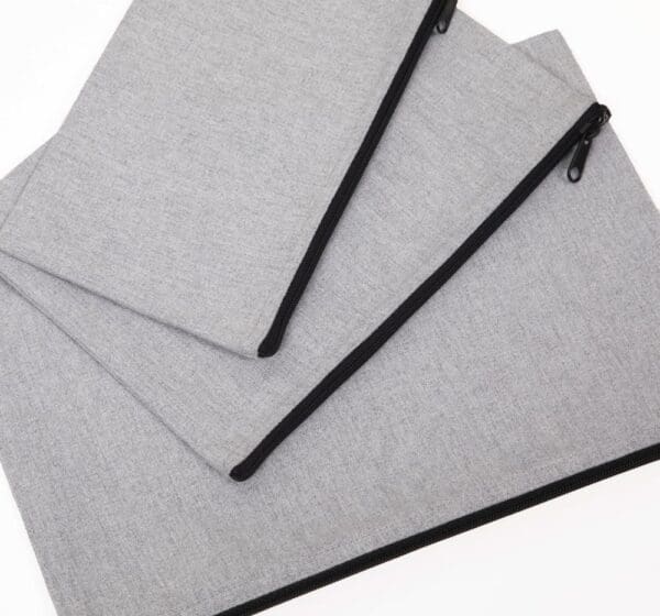 Recycelte kleine Tasche mit Reißverschluss KI5701