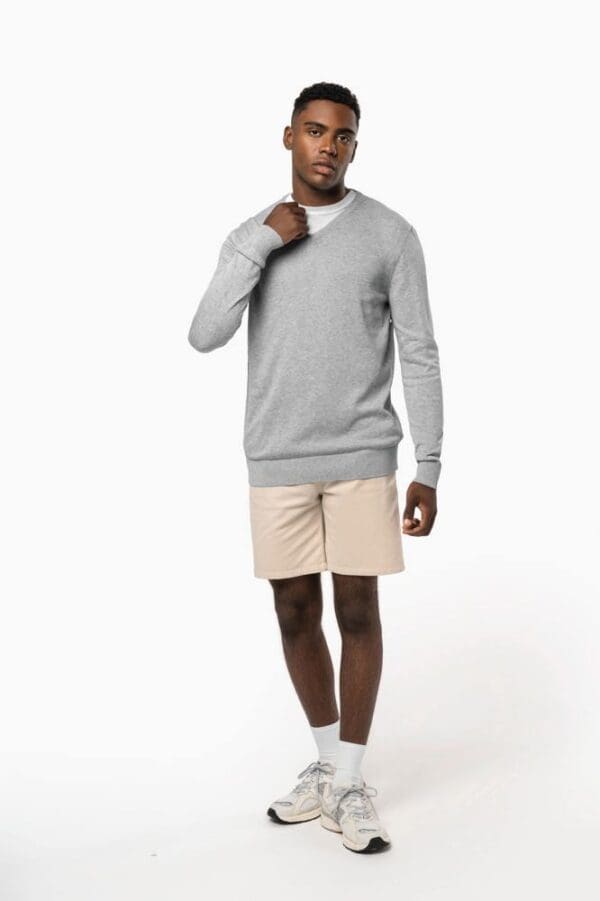 Umweltfreundlicher Herrenpullover mit V-Ausschnitt K980