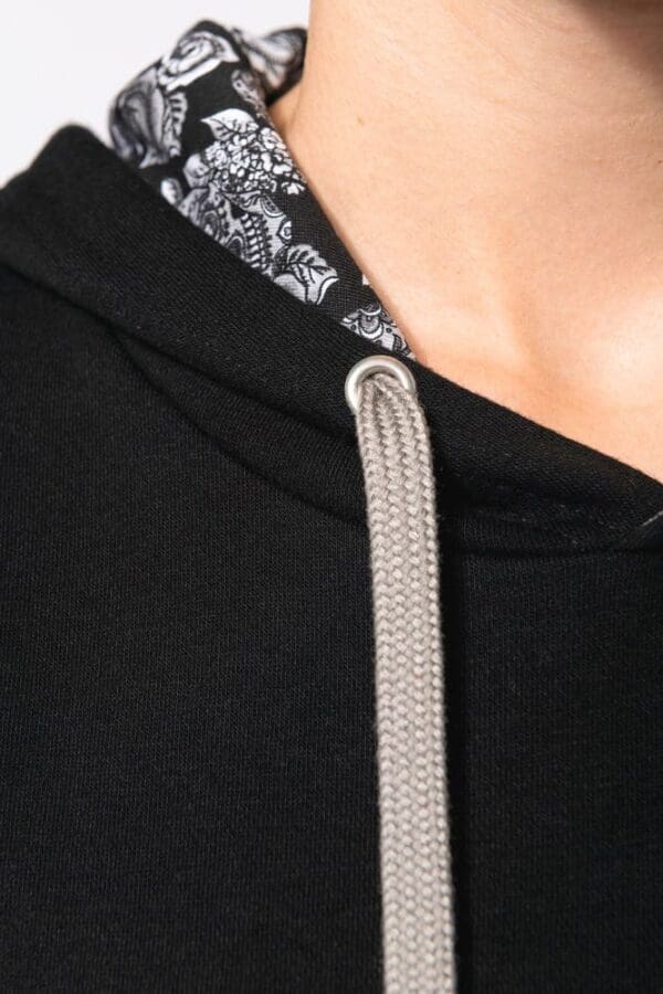 Unisex-Kapuzensweatshirt mit kontrastfarbener Kapuze und Motiven K4013