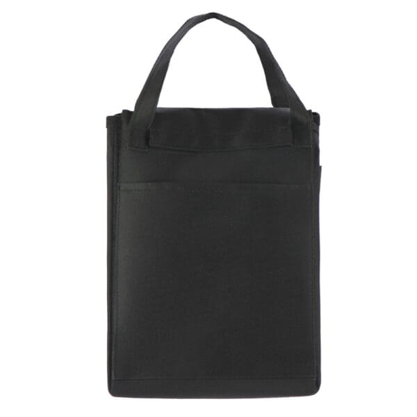 Gefaltete Kühltasche und Picknickmatte